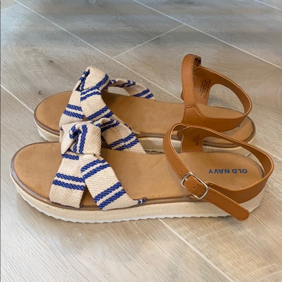 Old Navy Shoes - 🎃Old Navy, never worn. One inch platform sandals.